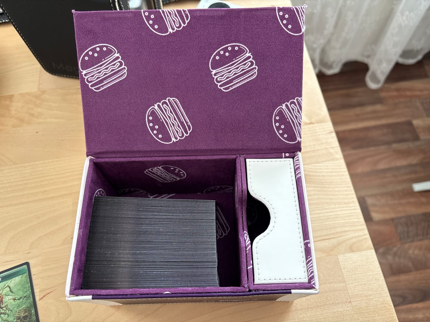 Customer photo review of 20 Chicken Nuggets Deckbox