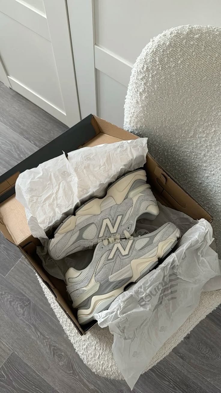 Customer photo review of New Balance 9060 Shoes