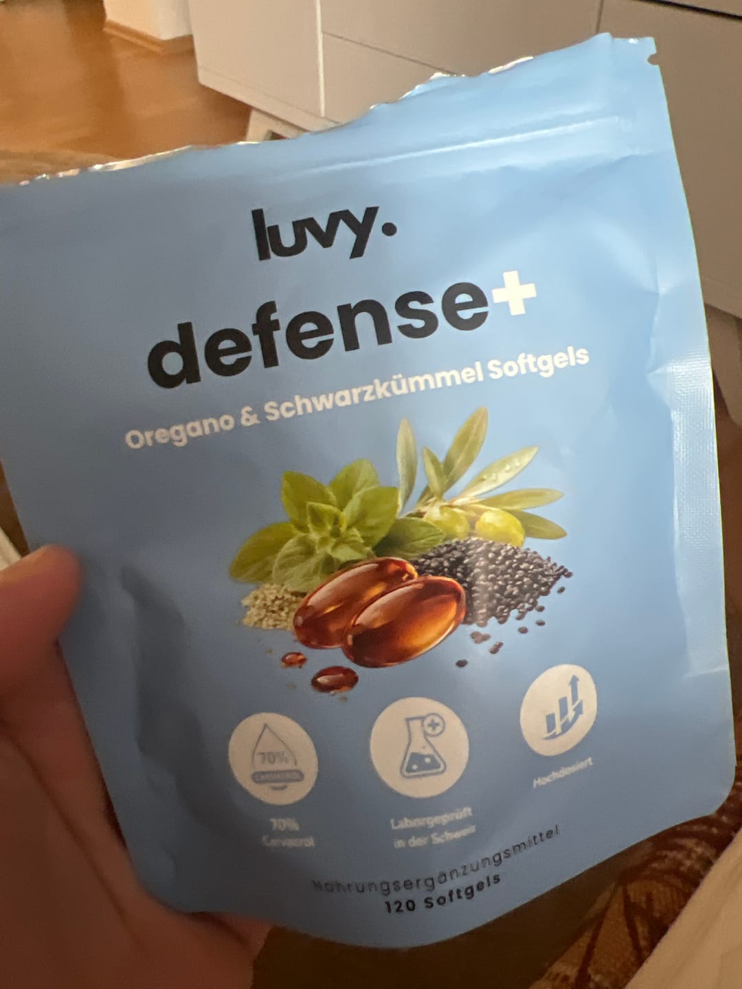 Customer photo review of DEFENSE+ 3-in-1 Darmkur | Oregano, Schwarzkümmel & Olivenblatt Softgels