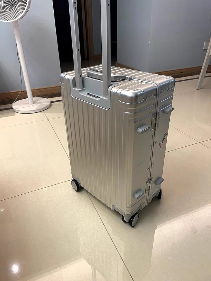 Customer photo review of Captain Full Aluminum Carry-On