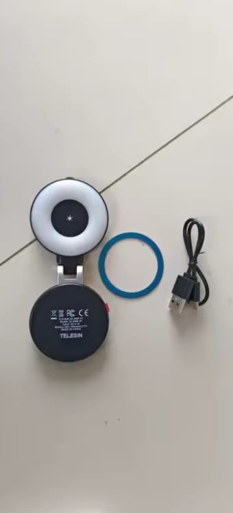 Customer photo review of LUMÉA™- Lampe magnétique pour téléphone 3 en 1