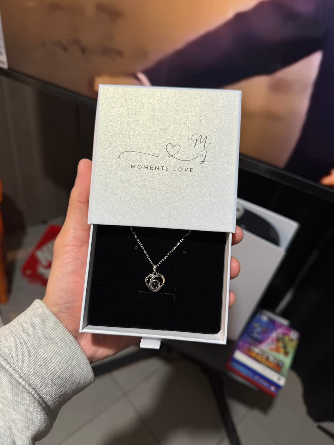 Customer photo review of Collar de corazón con foto personalizada de proyección