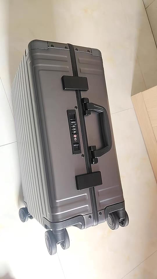 Customer photo review of Captain Full Aluminum Carry-On