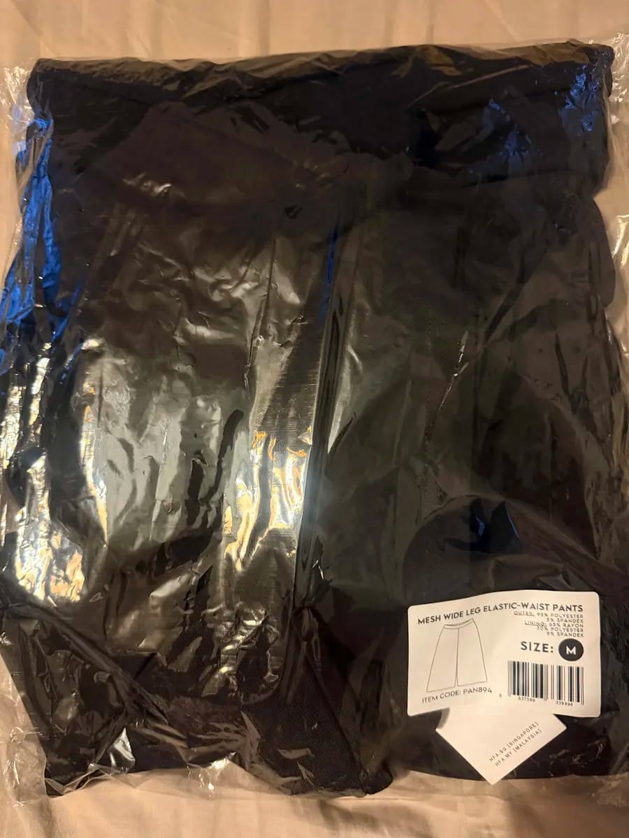 Customer photo review of Mesh Wide Leg Elastic-Waist Pants