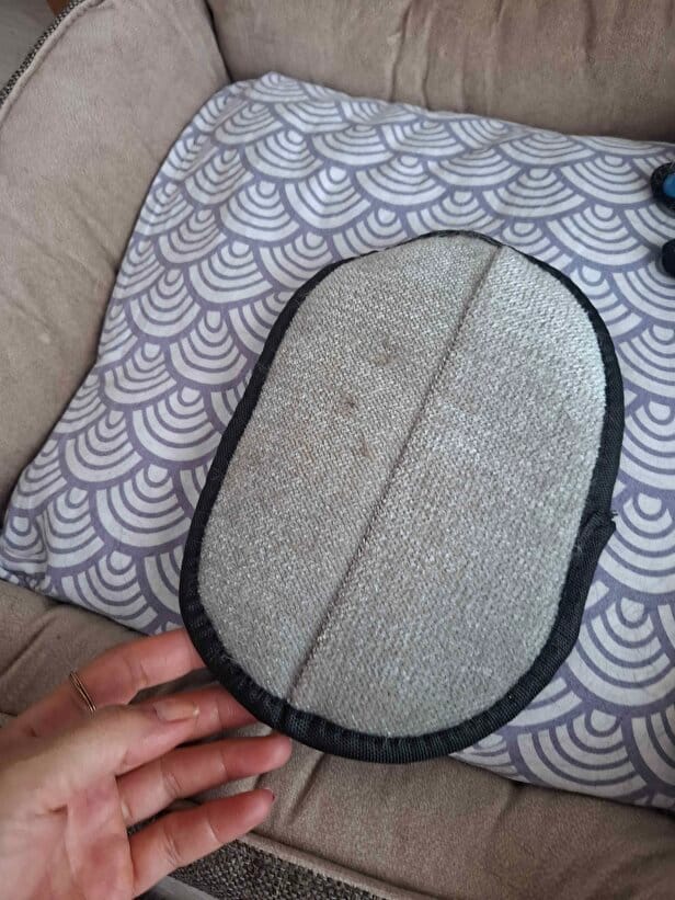 Customer photo review of Kedi Köpek Tüy Toplama Eldiveni | Nazik Evcil Hayvan Bakım ve Masaj Eldiveni