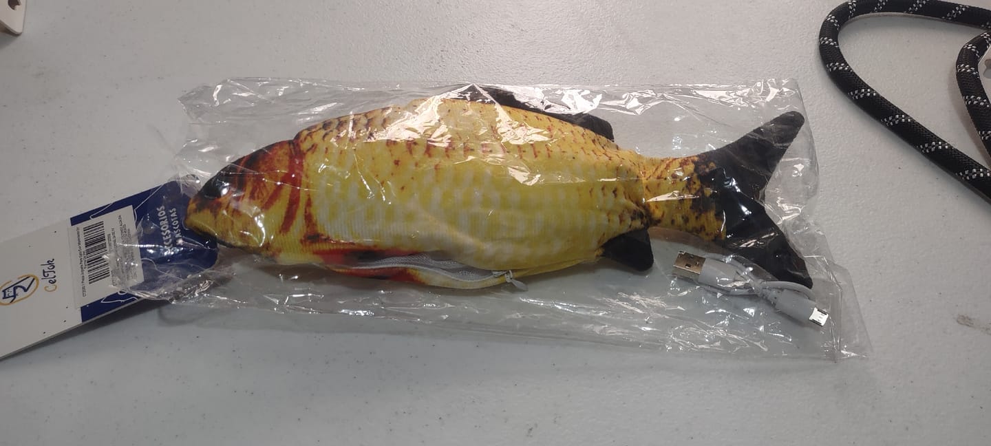 Customer photo review of CT2030 1 Pieza Juguete Para Gato Con Movimiento En Forma De Pez