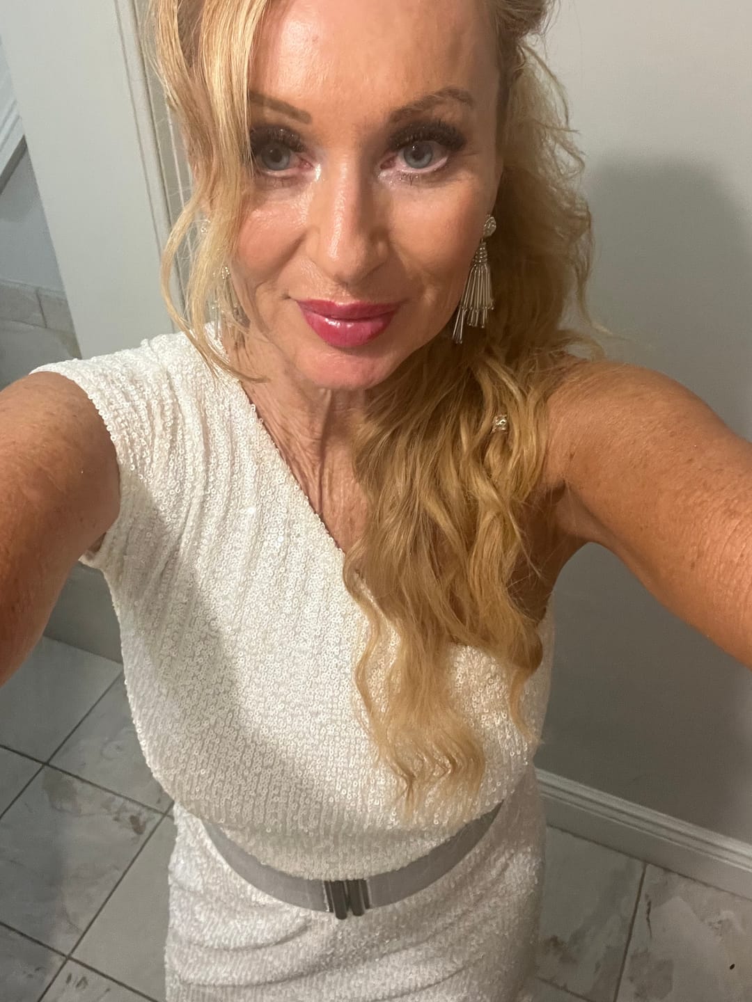 Customer photo review of Invincible For All Anti-Aging HD Foundation