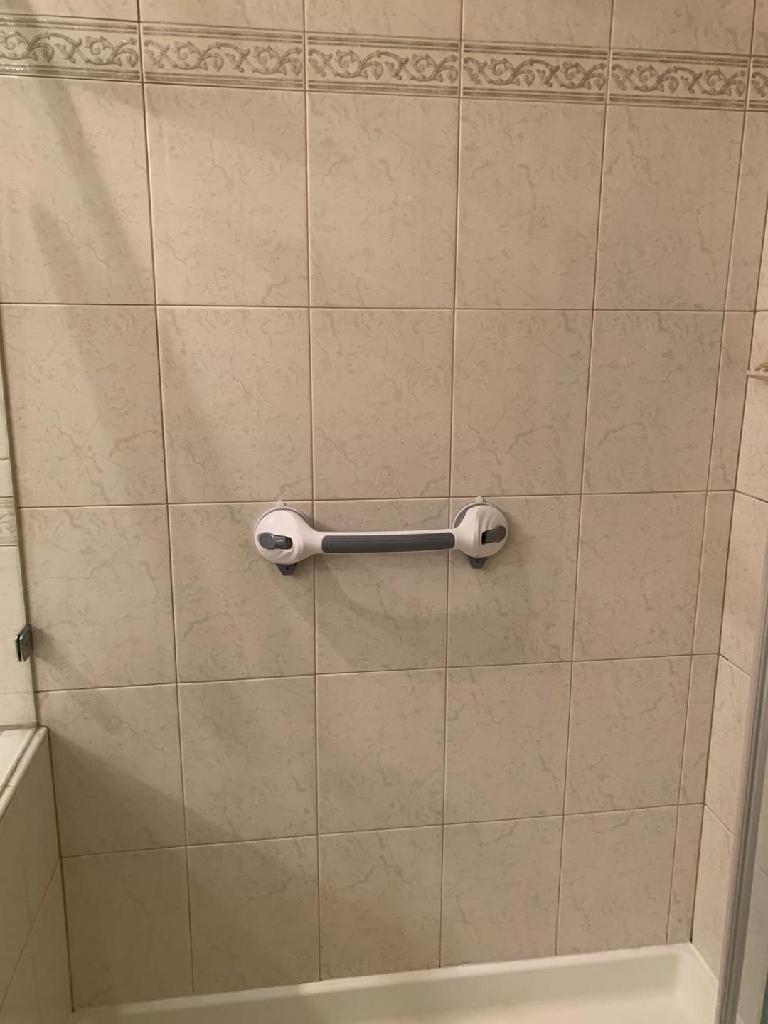 Customer photo review of Poignée de sécurité à ventouses