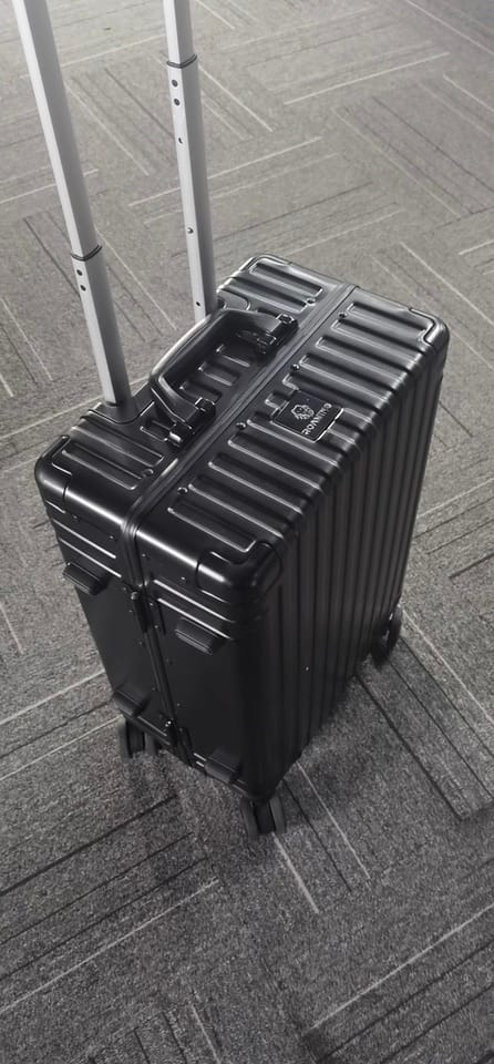 Customer photo review of Captain Full Aluminum Carry-On