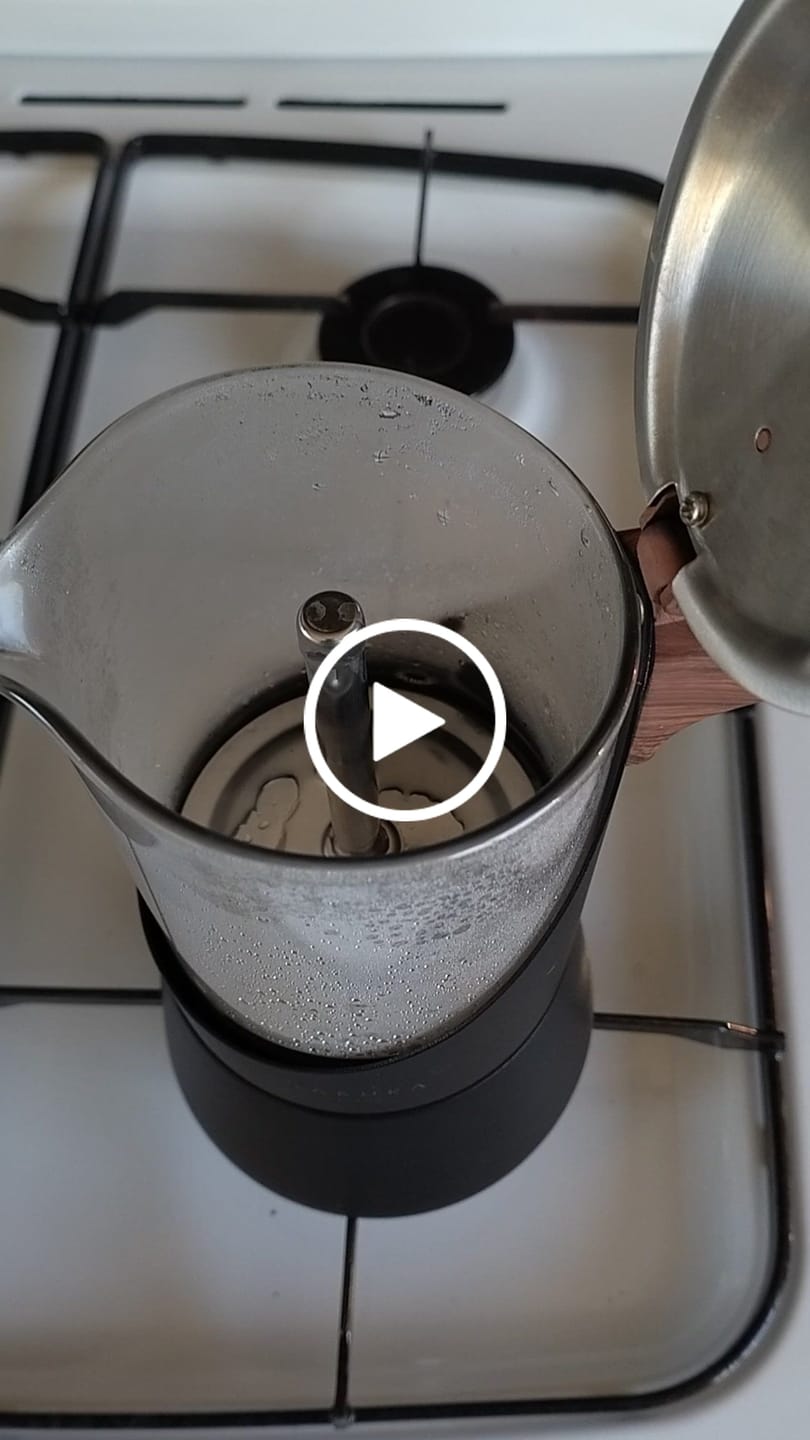 Customer video review of Cafetera Moka Sakura Nordik