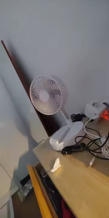 Customer photo review of Foldable USB Rechargeable Fan with Four Speeds and Timer