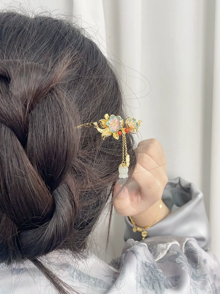 Customer photo review of Flowers Beckon Butterflies Jade Hairpin