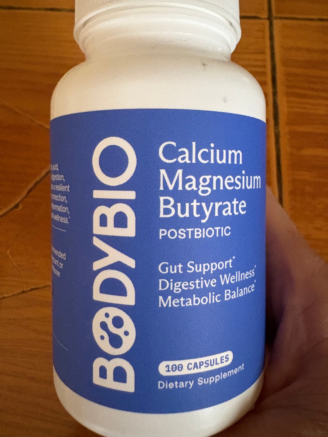 Customer photo review of BodyBio Calcium Magnesium Butyrate – 100 cápsulas