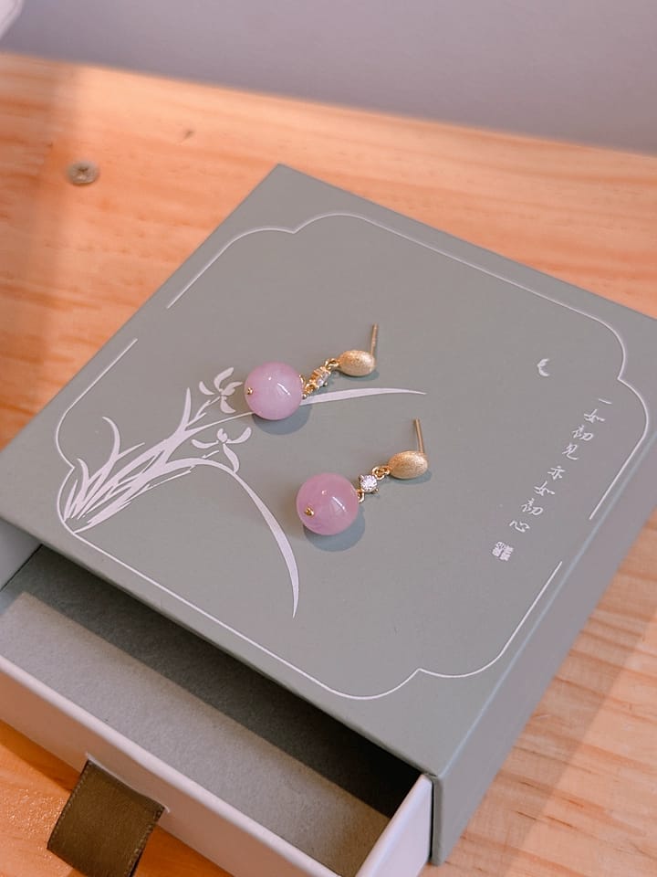 Customer photo review of Lilianne Kunzite Drop Earrings