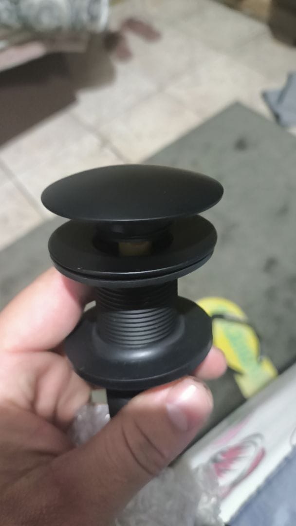 Customer photo review of Válvula Click Pia Banheiro Lavabo Metal Preta 7/8 Para Cuba De Banheiro