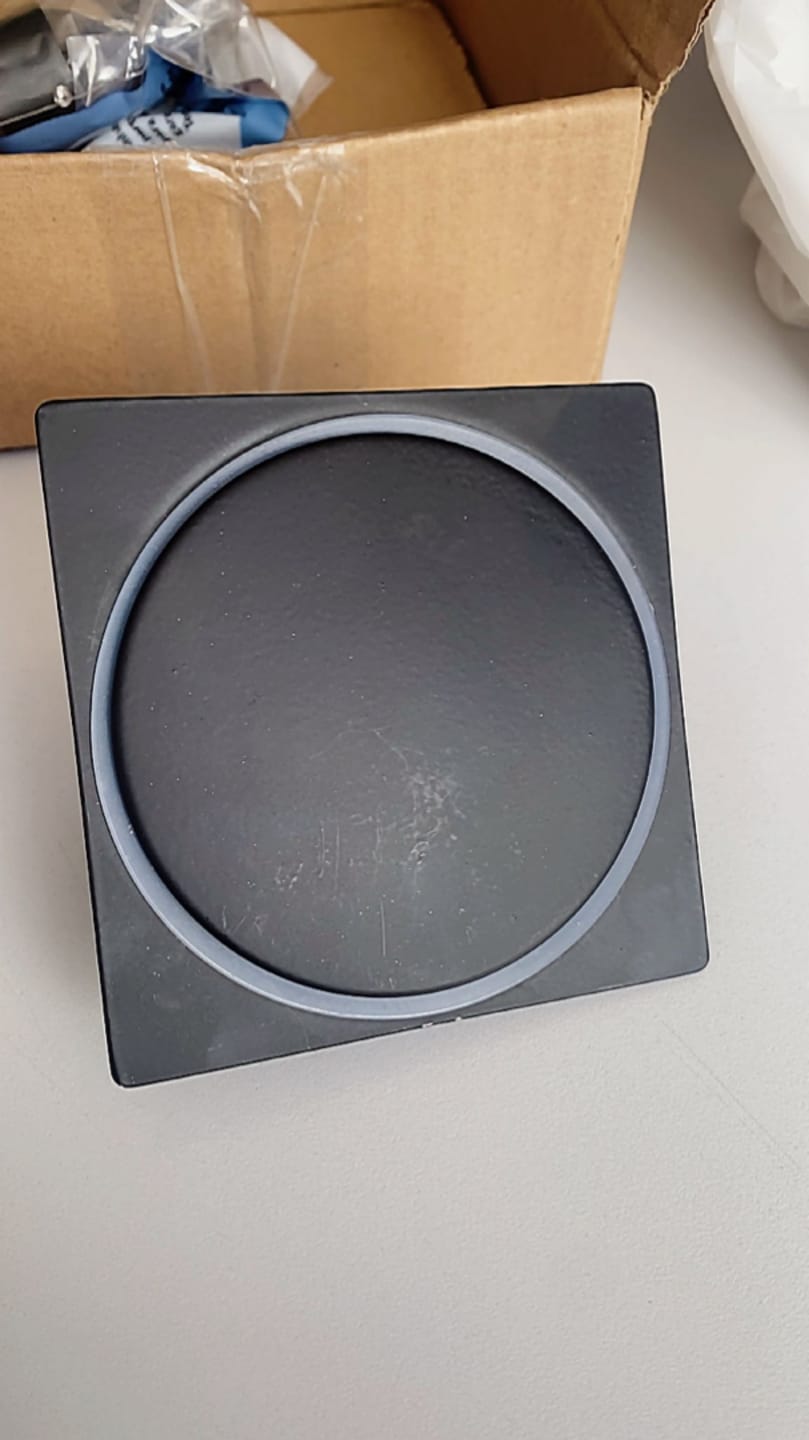 Customer photo review of Ralo Click De Banheiro Inteligente 15x15 Inox Preto Fosco