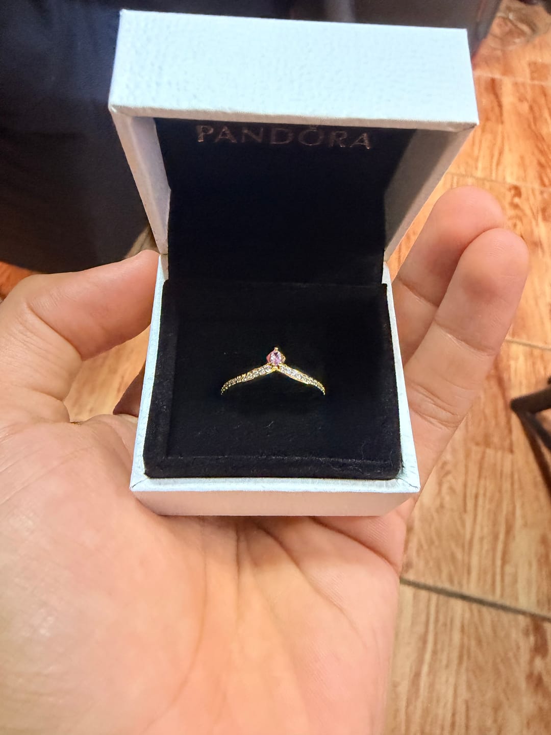 Customer photo review of ANILLO PANDORA AURORA TIARA DISNEY PRINCESA ORO 14K .925