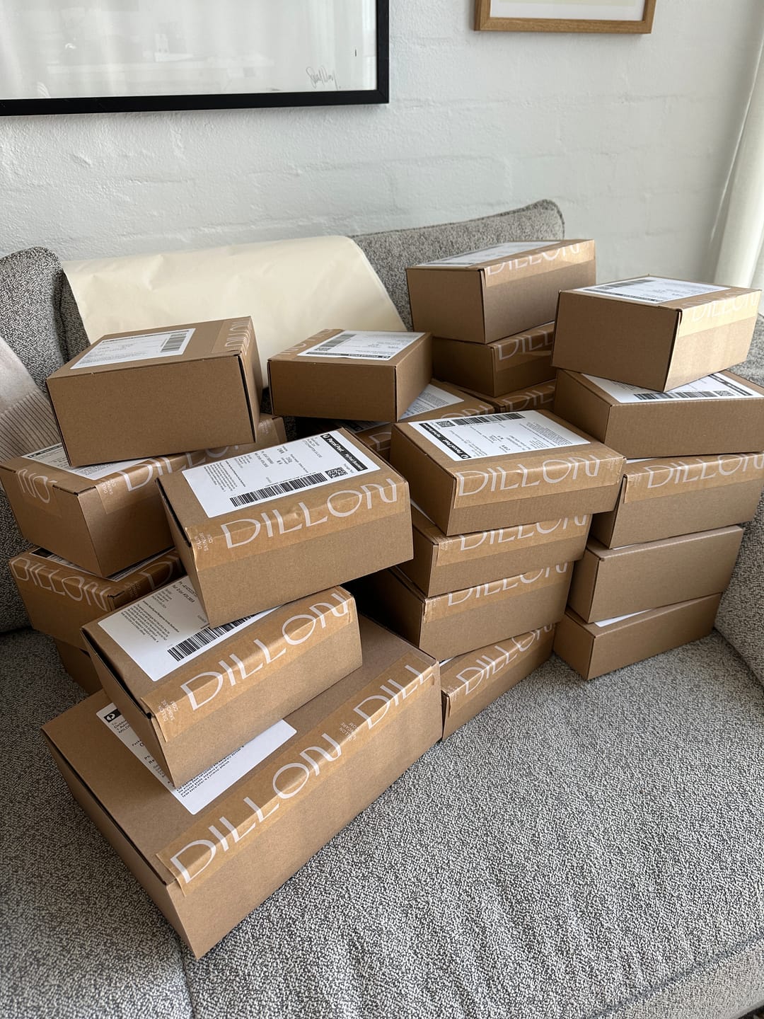 Customer photo review of 175 x 128 x 75mm Die cut White Mailing Box B180