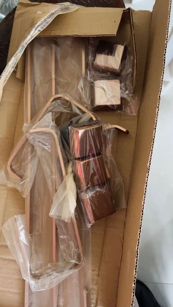 Customer photo review of Porta Toalhas Para Banheiro Kit Completo 4 Peças Rose Gold