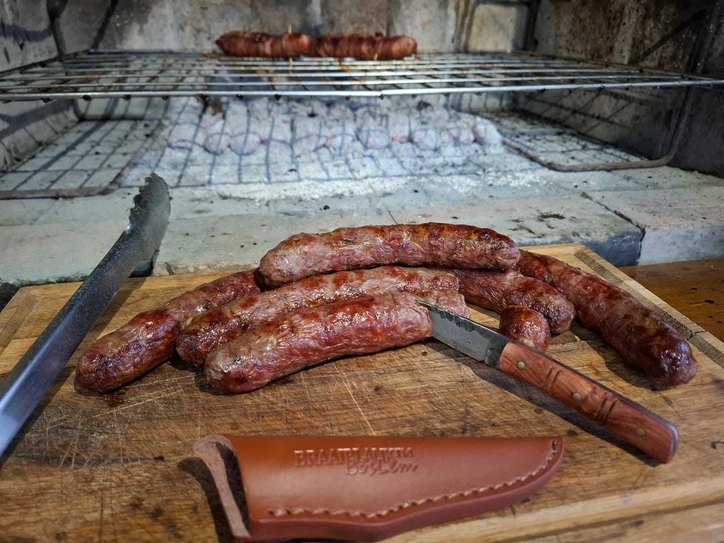 Customer photo review of BRAAIPLANK™ BosLem (16cm Damascus, Hammer Forged Bush Blade)