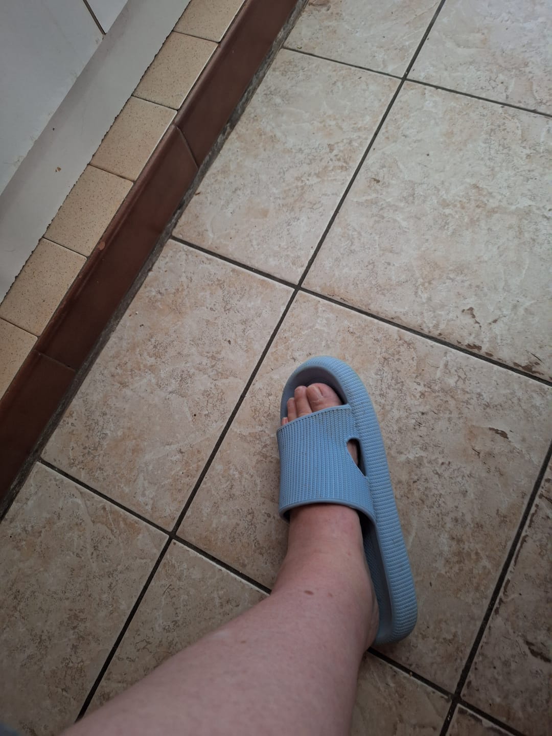 Customer photo review of HappyFlops Original