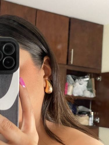 Customer photo review of Luna Drop Ohrringe