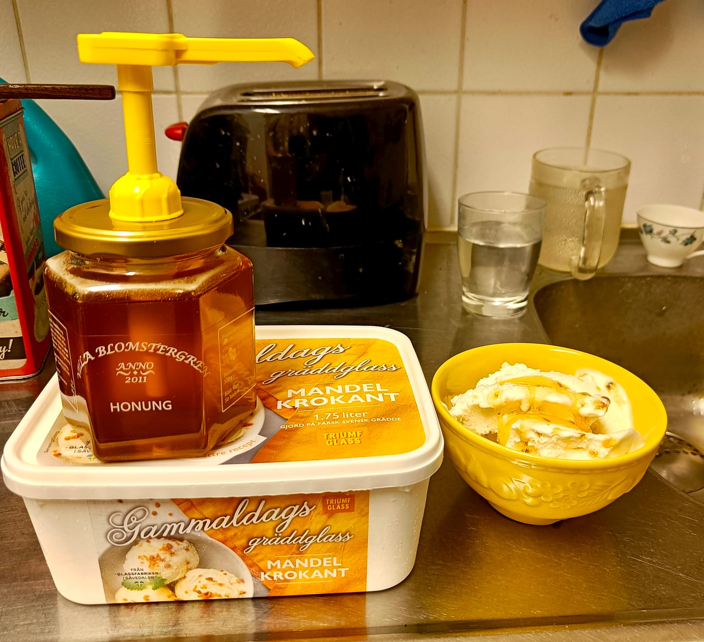 Customer photo review of Honungspump för 500 g honungsburkar