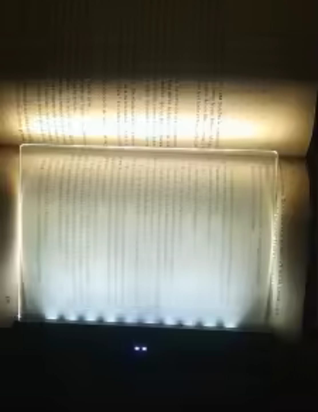 Customer photo review of Lámpara LED Plana de Lectura Nocturna con Protección Ocular