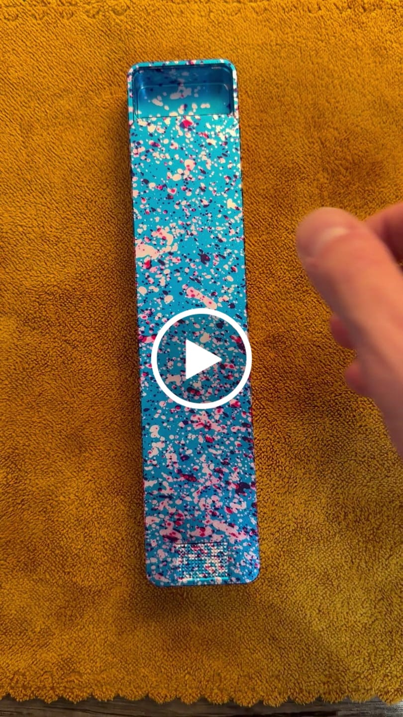 Customer video review of Weekly Case