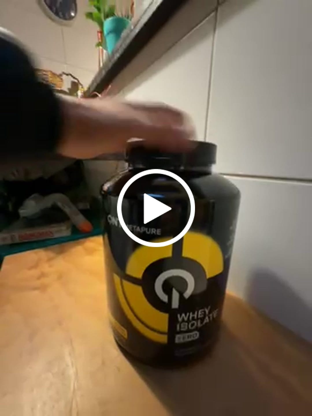 Customer video review of Metapure Whey Protein Isolate Zero Carb 4,4 lbs
