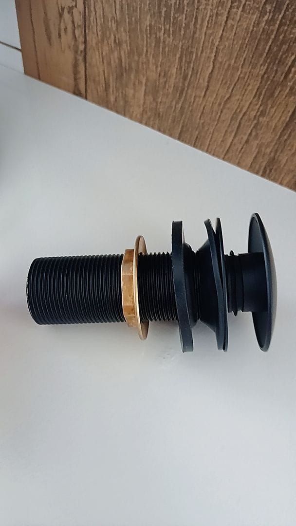 Customer photo review of Válvula Click Pia Banheiro Lavabo Metal Preta 7/8 Para Cuba De Banheiro