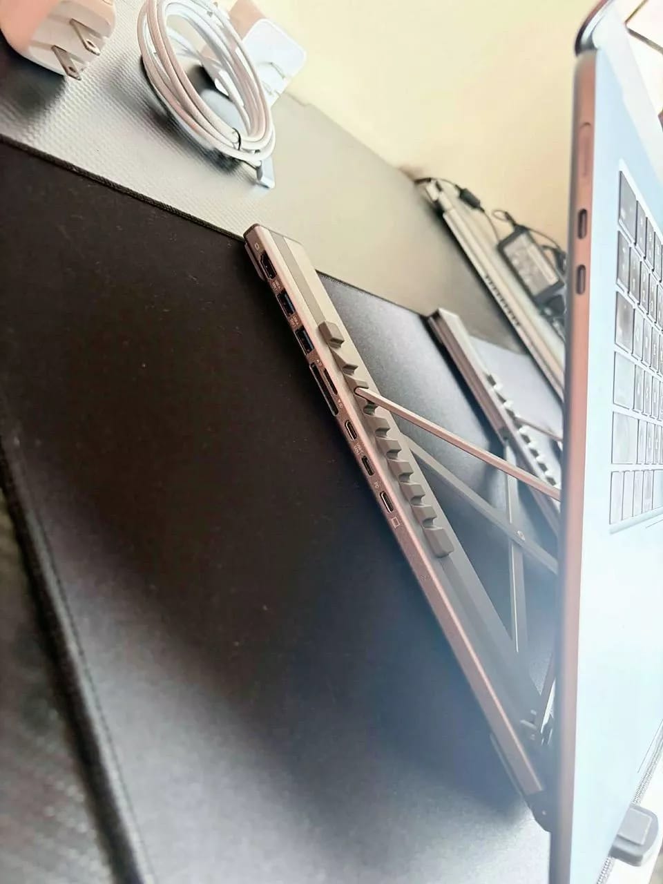 Customer photo review of 8 In 1 Foldable Laptop Docking Station Stand