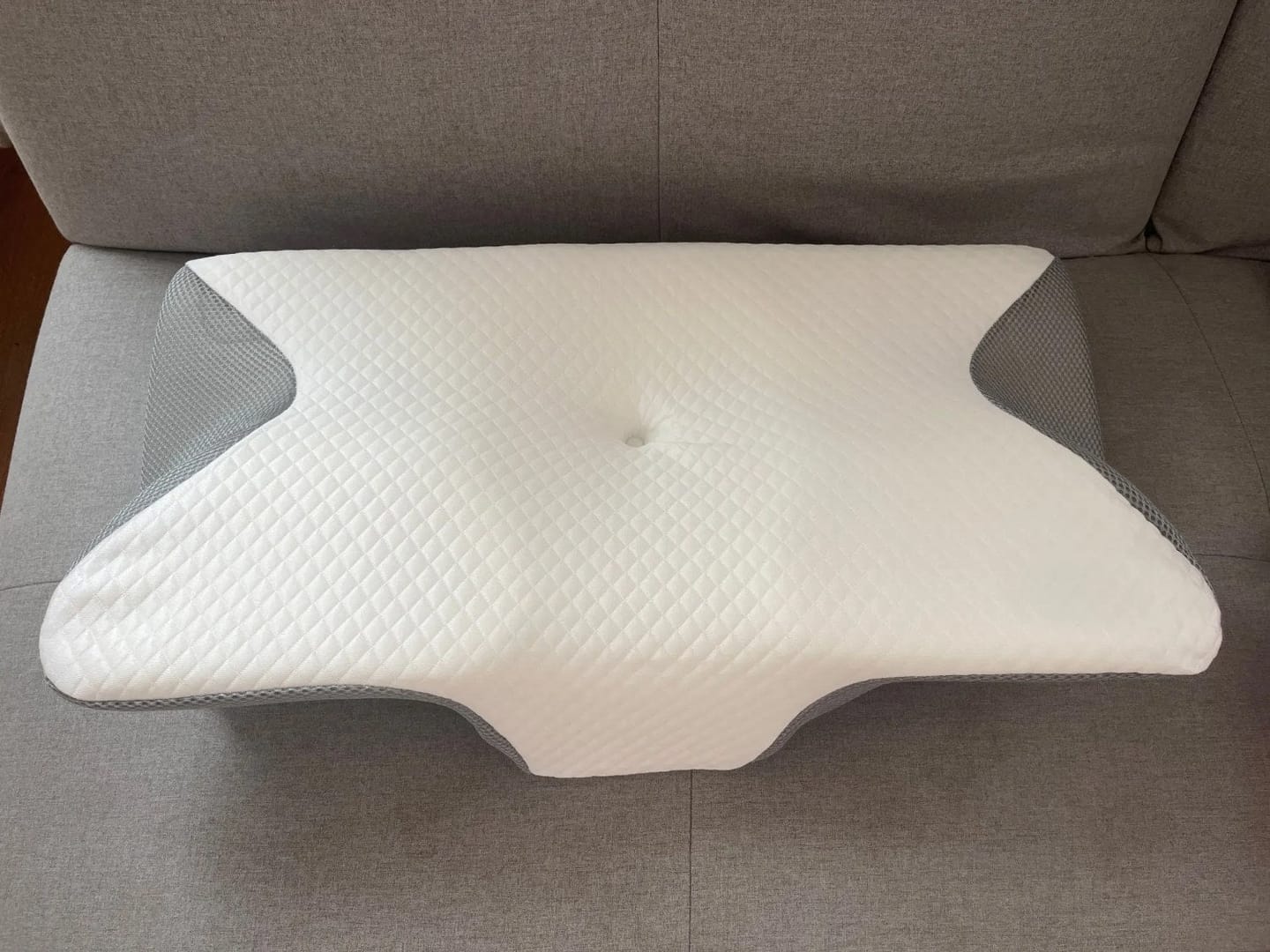 Customer photo review of NeckCloud Kissen | Nackenstützkissen