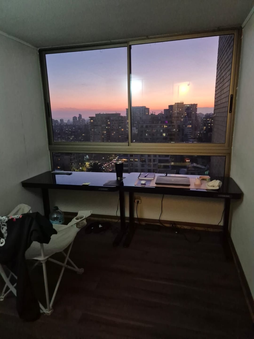 Customer photo review of Escritorio Home Office Cosmo Eléctrico Negro