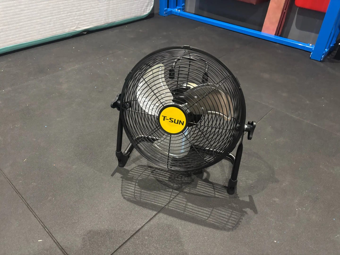 Customer photo review of Ice Scraper Shovel - Heavy-Duty Carbon Steel Tool