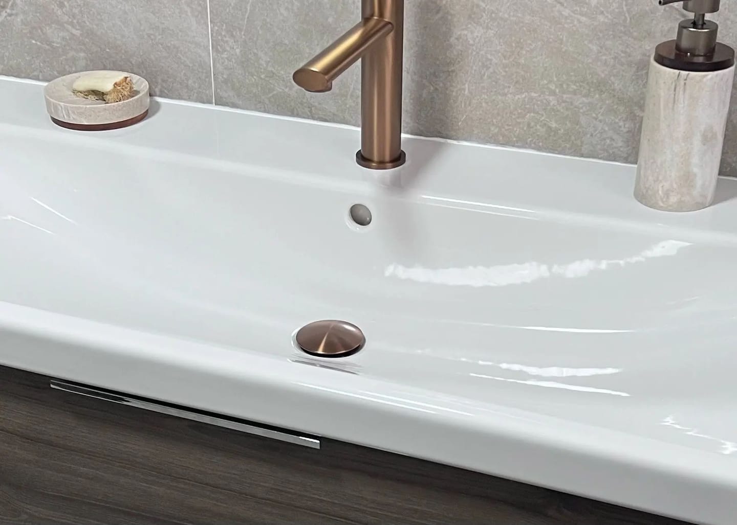 Customer photo review of Torneira Para Banheiro Monocomando Royal Flux