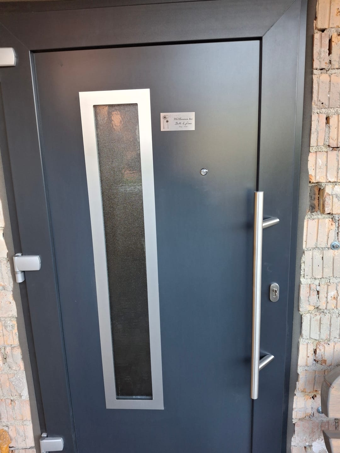 Customer photo review of V2A Edelstahlschild in verschiedenen Größen, individuell personalisierbar.