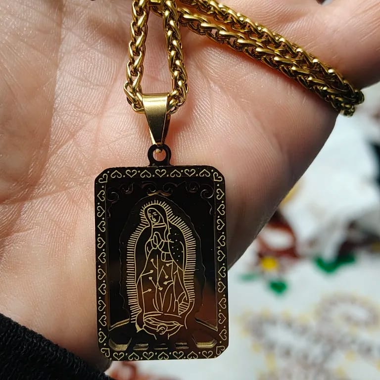 Customer photo review of Medalla de la Virgen María