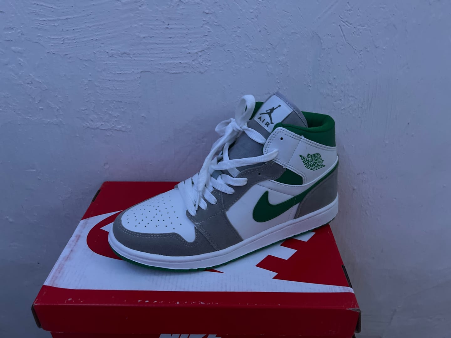 Customer photo review of Tenis Retro 1 Dakar Gris Verde