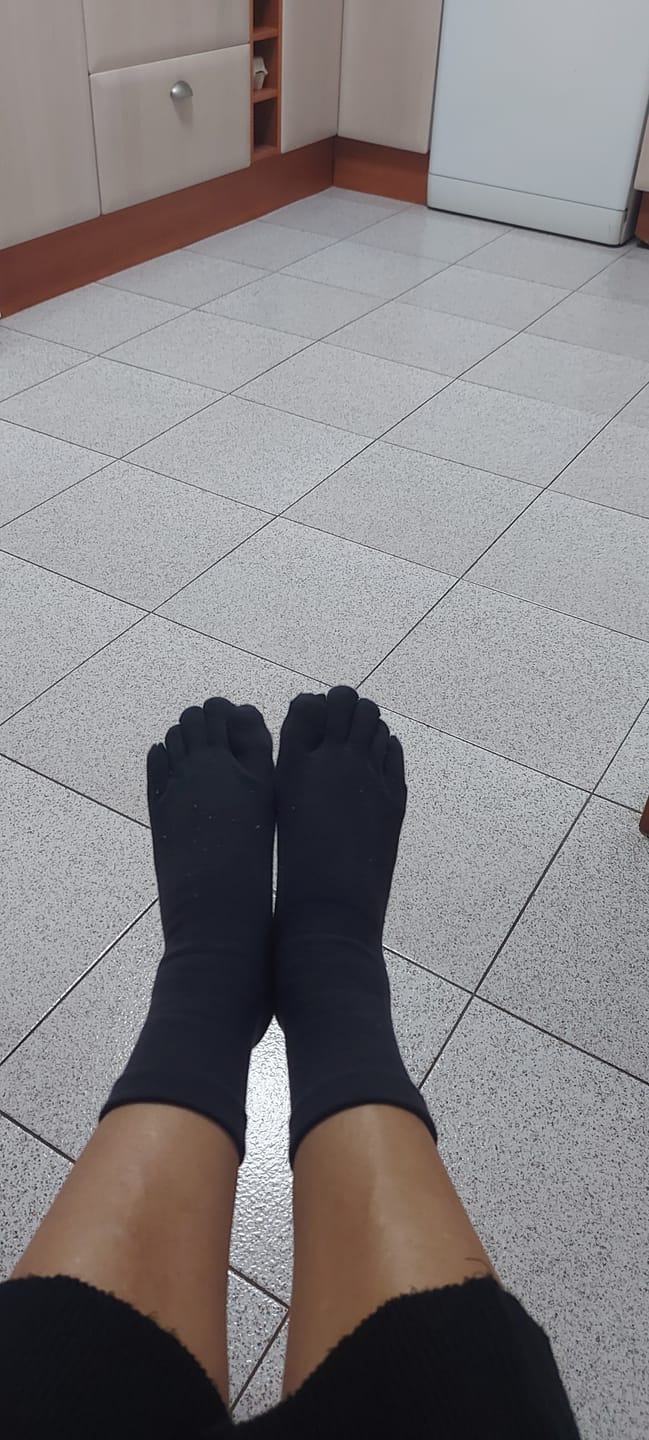Customer photo review of Calcetines Antideslizantes 5 dedos- Media caña