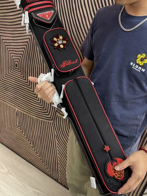 Customer photo review of Lizard Scarab Series Cue Case 3B4S