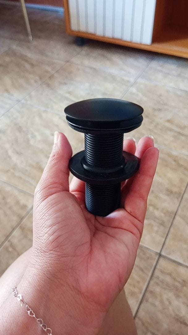 Customer photo review of Válvula Click Pia Banheiro Lavabo Metal Preta 7/8 Para Cuba De Banheiro