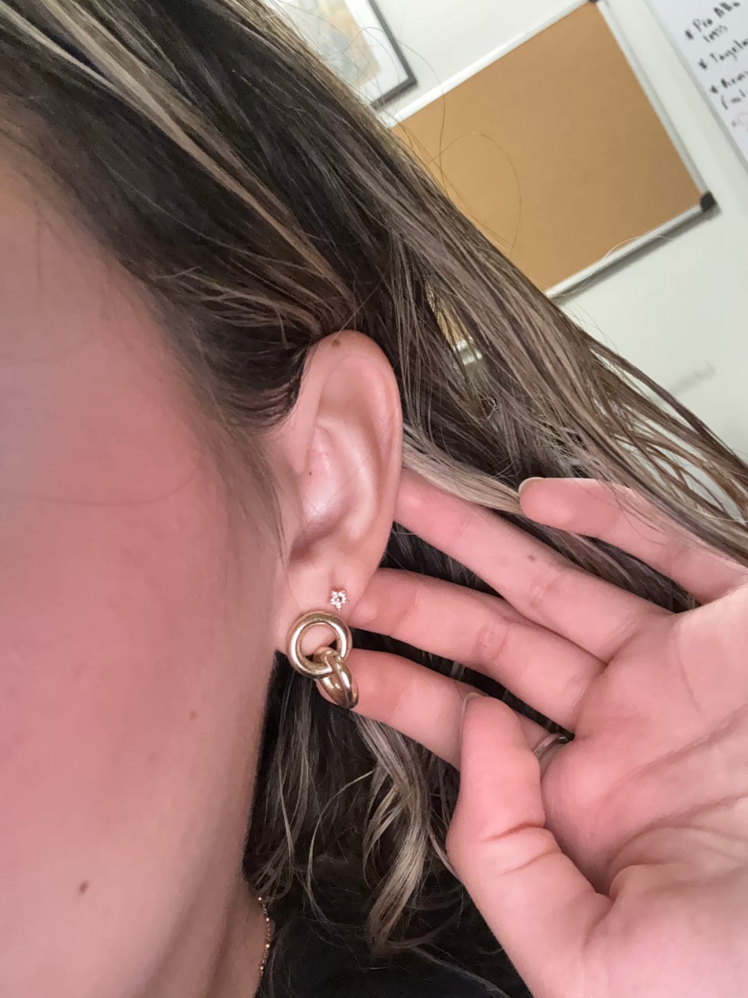 Customer photo review of Acero Inoxidable Dorado Con Zirconias Primera Perforación