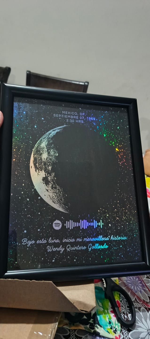 Customer photo review of Mapa Lunar Holográfico