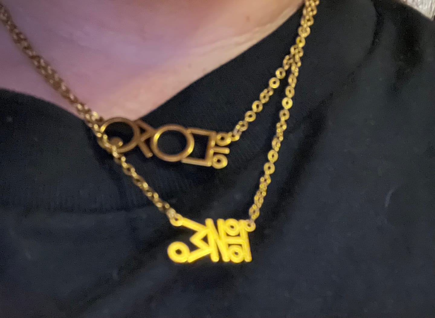 Customer photo review of Collier Prénom Amazigh Personnalisé – Gravure en Tifinagh