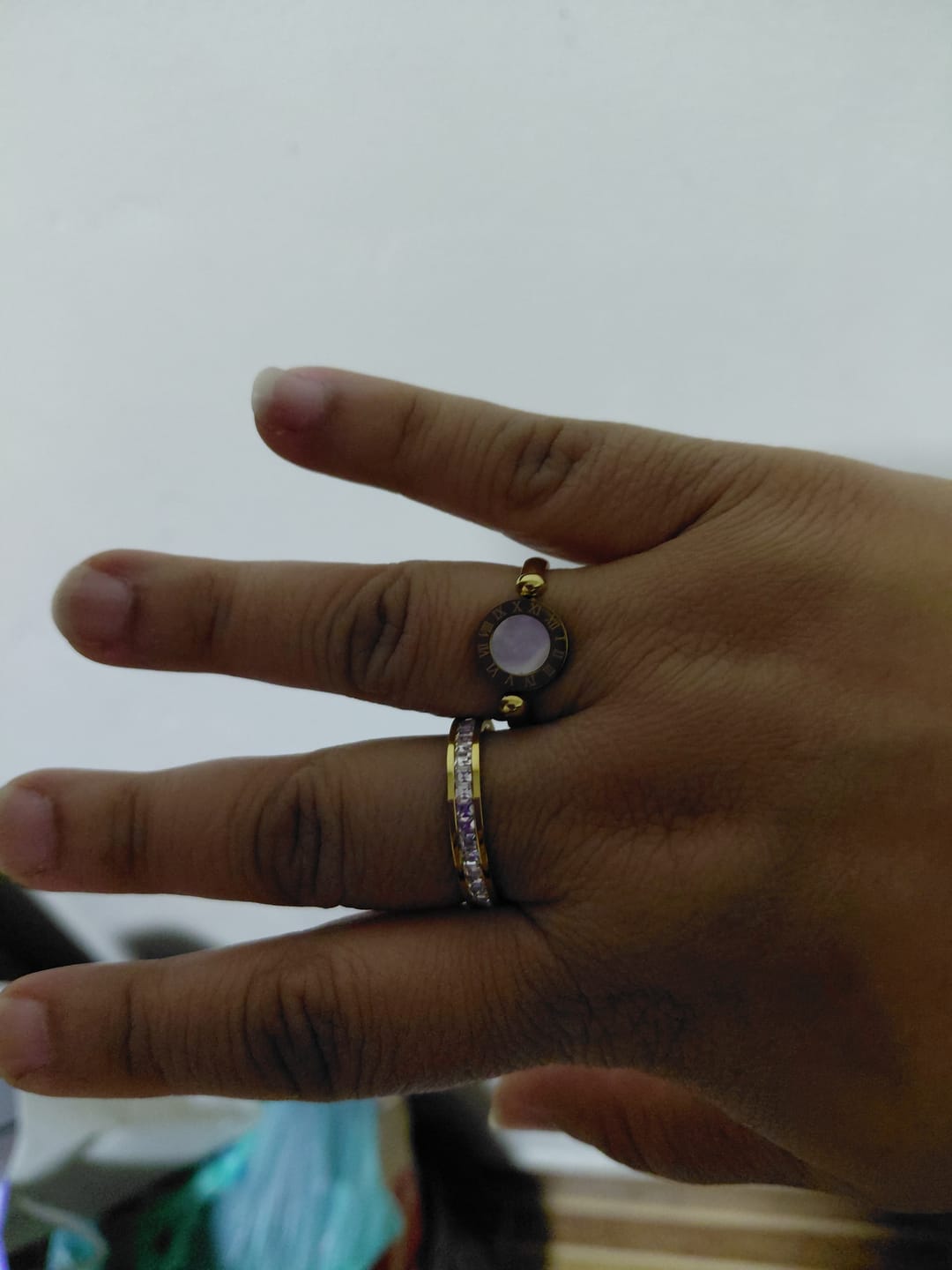 Customer photo review of Anel Giratório Numeral Romanos Banhado em Ouro 18K