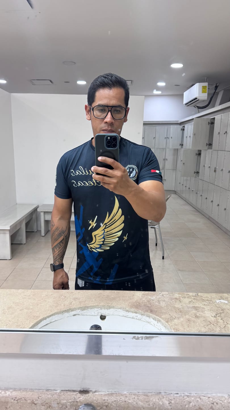 Customer photo review of Training Long Sleeve - Navy Blue