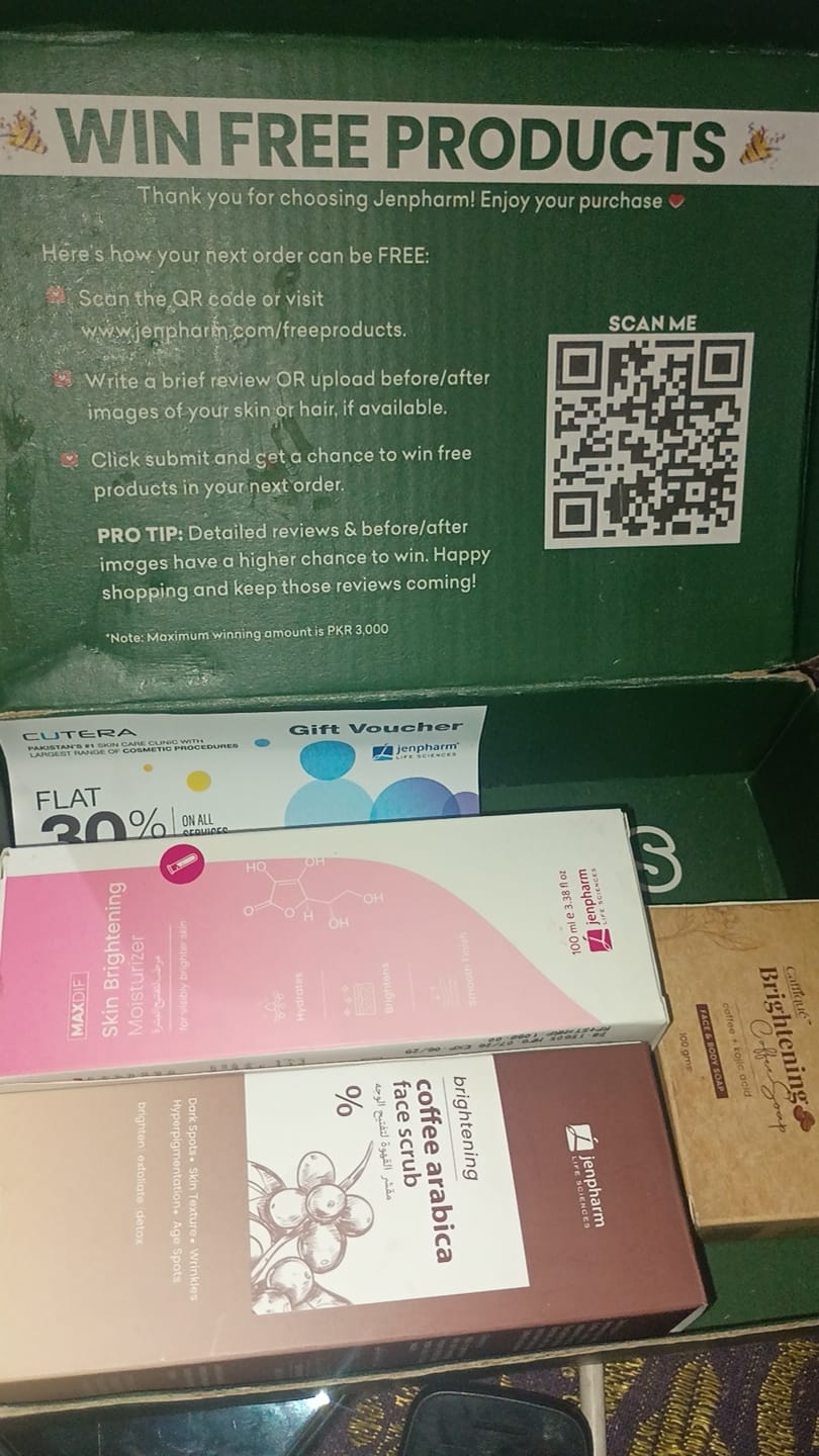 Customer photo review of Maxdif Brightening Moisturizer