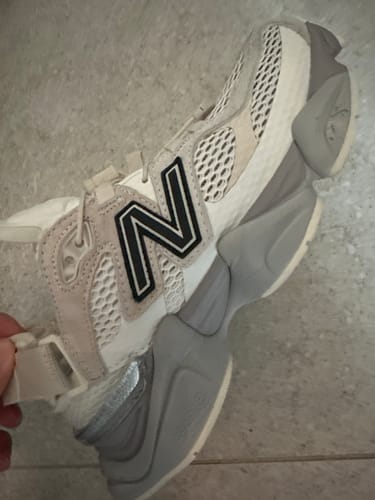 Customer photo review of 【日本限定款 】New Balance U9060 Summer Sea Salt 奶油色 U90609IH