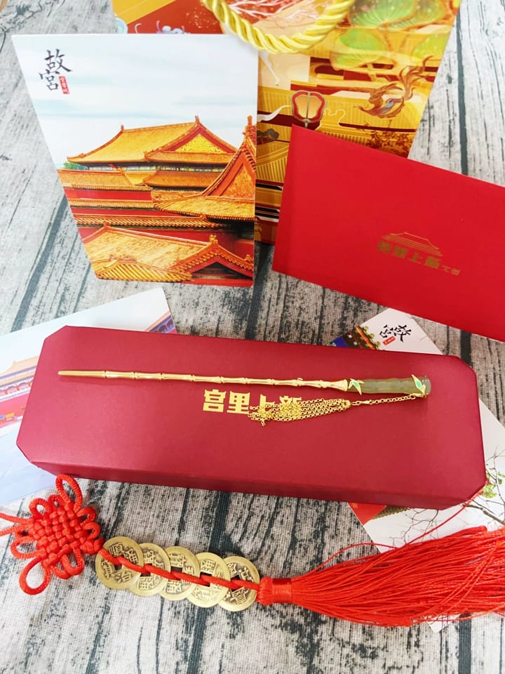 Customer photo review of Bamboo Shadow Jade Tassel Hairpin